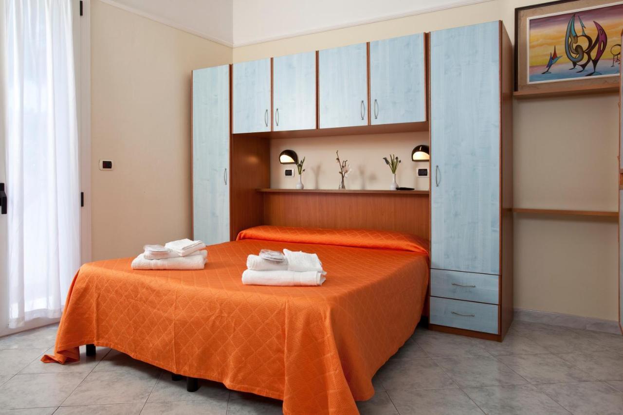 Hotel Villa Cicchini Viserbella di Rimini Exterior foto